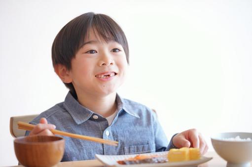 アレルギーの人は災害時の非常食をどうする？安心・安全な備え方ガイド